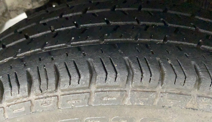 2012 Hyundai Santro Xing GL PLUS, Petrol, Manual, 68,349 km, Left Rear Tyre Tread
