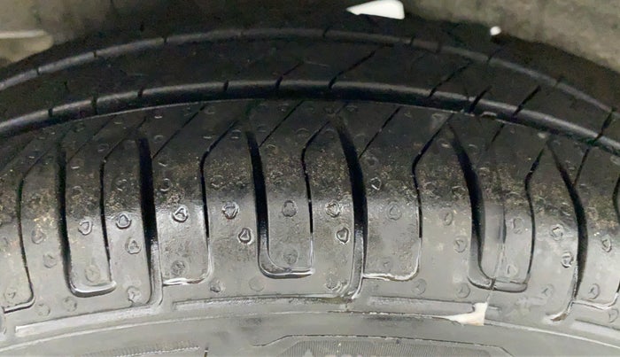 2012 Hyundai Santro Xing GL PLUS, Petrol, Manual, 68,349 km, Right Rear Tyre Tread