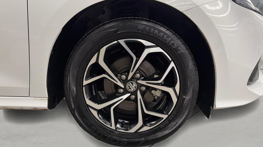 2023 MG Mg5 Vibe, Automatic, 14659 km, Right Front Wheel