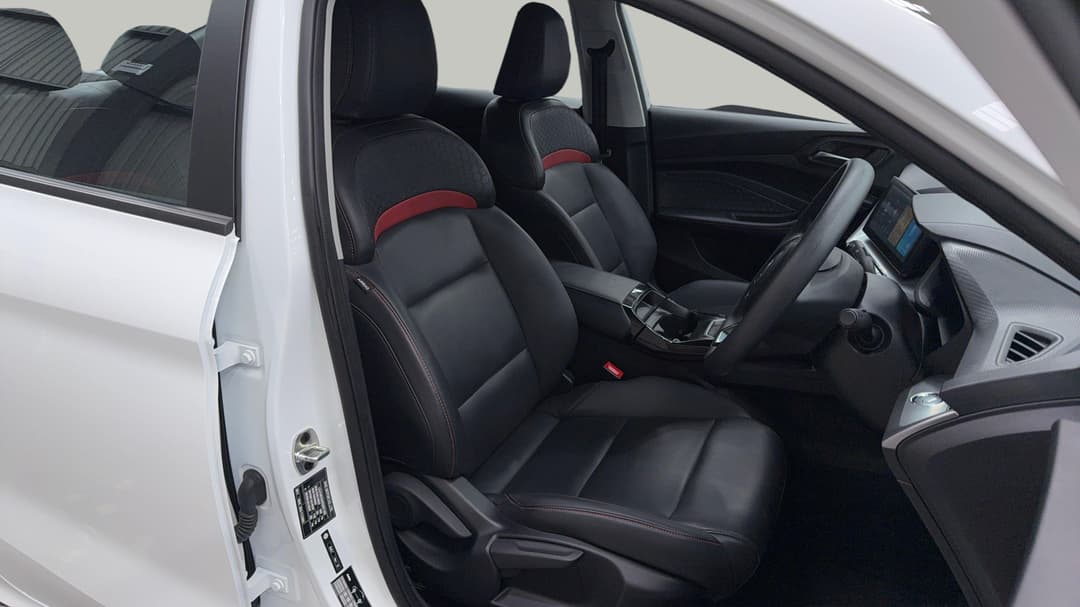 2023 MG Mg5 Vibe, Automatic, 14659 km, Right Side Front Door Cabin View