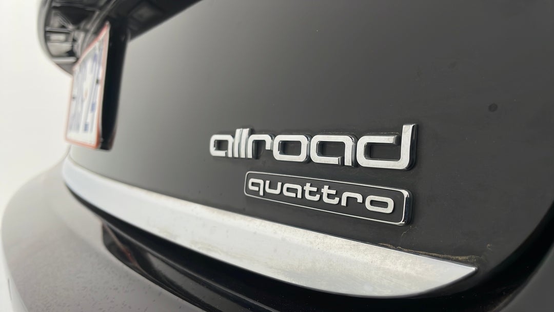 Badge (Boot Right Side)