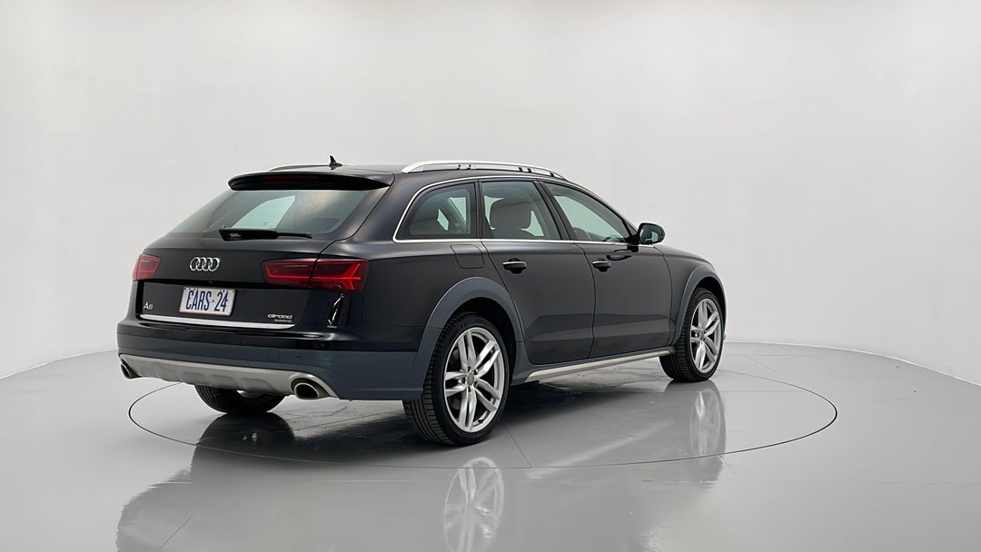 Right Back Diagonal (45- Degree) View