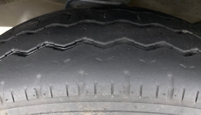 2019 Maruti Eeco 5 STR WITH AC PLUSHTR, Petrol, Manual, 71,073 km, Left Front Tyre Tread