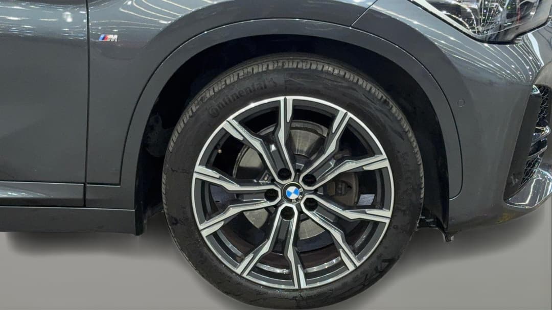 2022 BMW X1 sDrive 18i M Sport, Automatic, 46606 km, Right Front Wheel