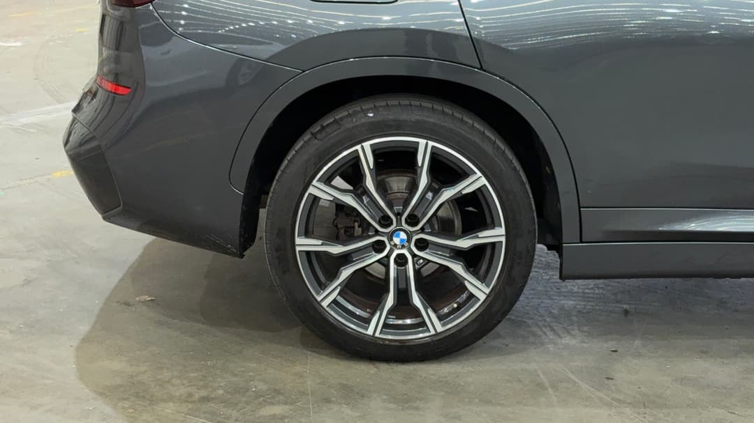 2022 BMW X1 sDrive 18i M Sport, Automatic, 46606 km, Right Rear Wheel