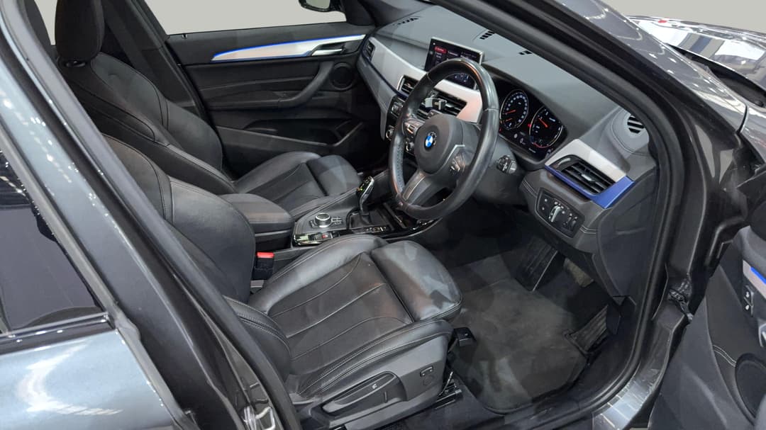 2022 BMW X1 sDrive 18i M Sport, Automatic, 46606 km, Right Side Front Door Cabin View