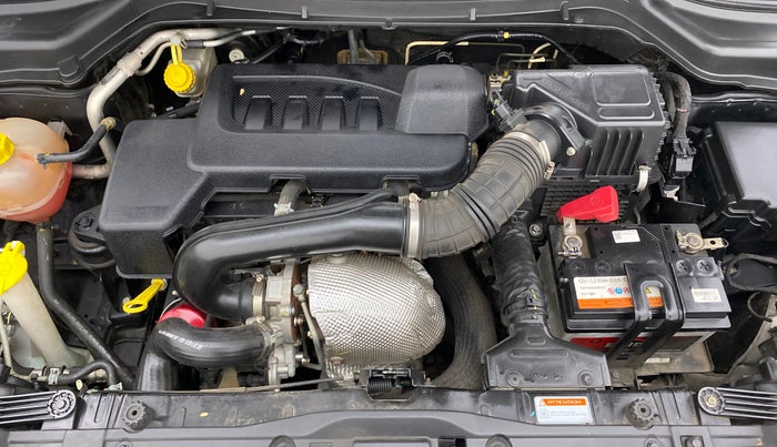 2019 Mahindra XUV300 W8(O), Diesel, Manual, 30,612 km, Open Bonet