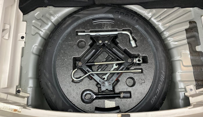 2019 Mahindra XUV300 W8(O), Diesel, Manual, 30,612 km, Spare Tyre