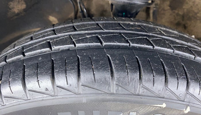 2019 Maruti Alto LXI OPT, Petrol, Manual, 31,528 km, Left Front Tyre Tread