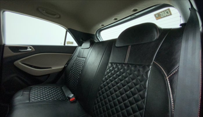 2020 Hyundai Elite i20 SPORTZ PLUS 1.2, Petrol, Manual, 50,261 km, Right Side Rear Door Cabin