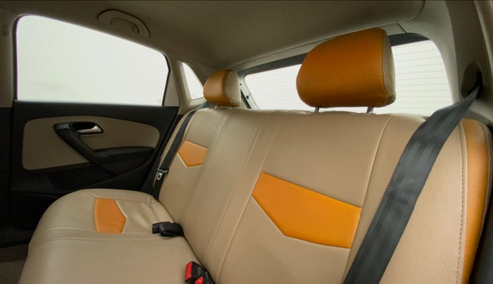 2014 Volkswagen Polo HIGHLINE DIESEL, Diesel, Manual, 1,00,761 km, Right Side Rear Door Cabin