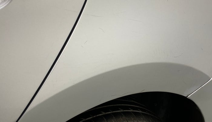 2014 Volkswagen Polo HIGHLINE DIESEL, Diesel, Manual, 1,00,761 km, Left quarter panel - Minor scratches