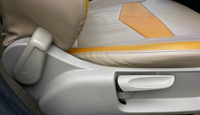 2014 Volkswagen Polo HIGHLINE DIESEL, Diesel, Manual, 1,00,761 km, Driver Side Adjustment Panel