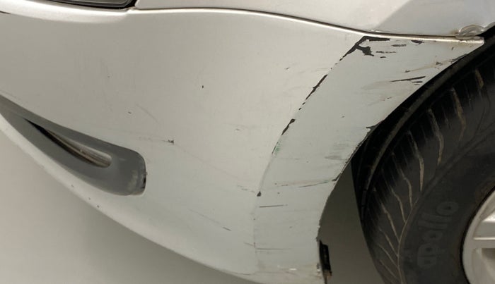 2014 Volkswagen Polo HIGHLINE DIESEL, Diesel, Manual, 1,00,761 km, Front bumper - Minor scratches