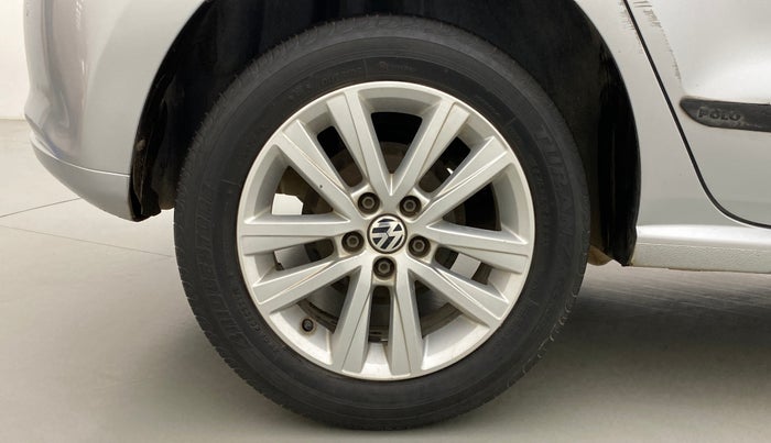 2014 Volkswagen Polo HIGHLINE DIESEL, Diesel, Manual, 1,00,761 km, Right Rear Wheel