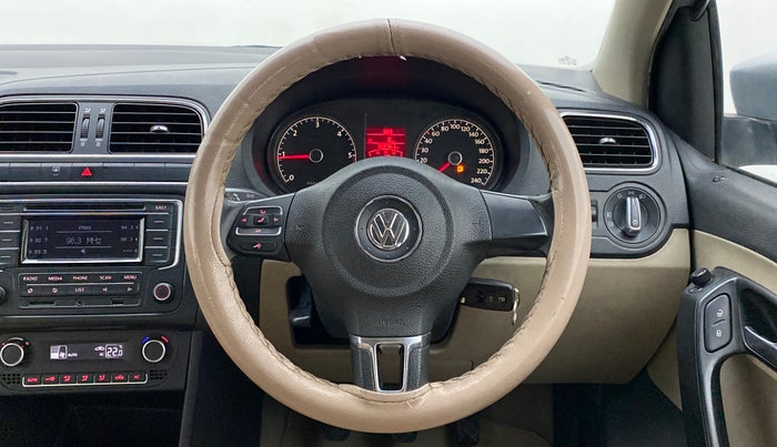 2014 Volkswagen Polo HIGHLINE DIESEL, Diesel, Manual, 1,00,761 km, Steering Wheel Close Up