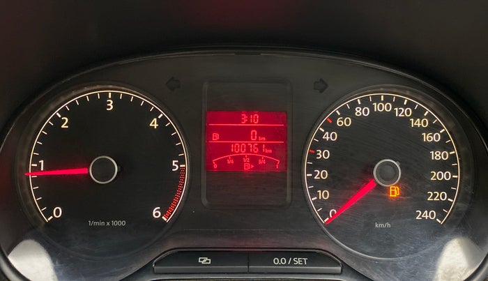 2014 Volkswagen Polo HIGHLINE DIESEL, Diesel, Manual, 1,00,761 km, Odometer Image