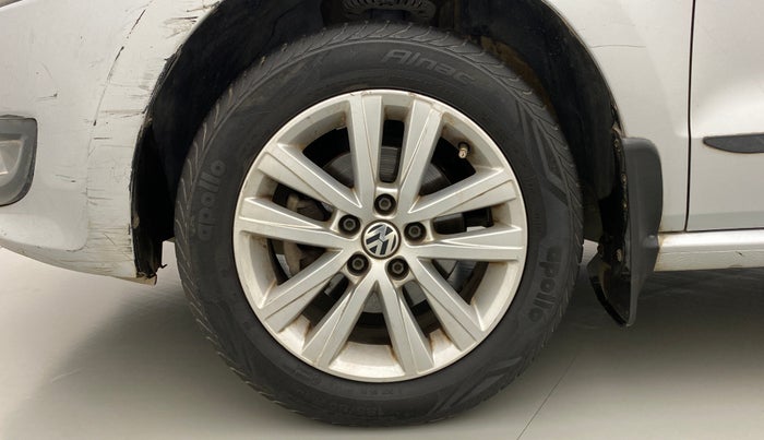 2014 Volkswagen Polo HIGHLINE DIESEL, Diesel, Manual, 1,00,888 km, Left Front Wheel
