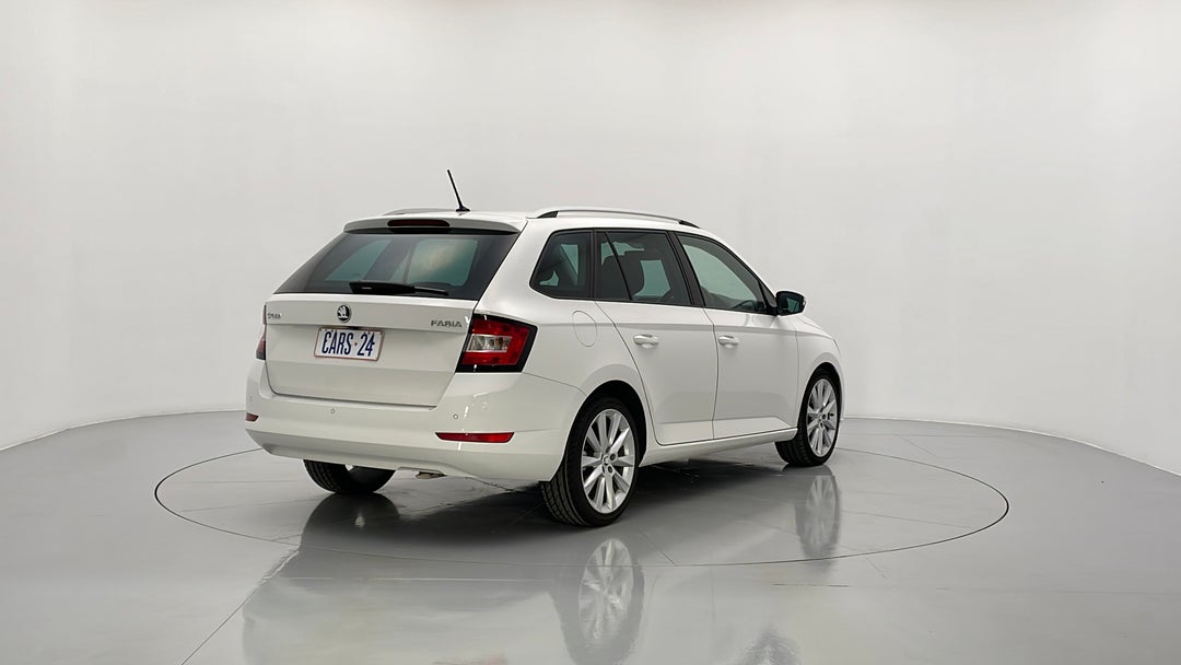 Right Back Diagonal (45- Degree) View