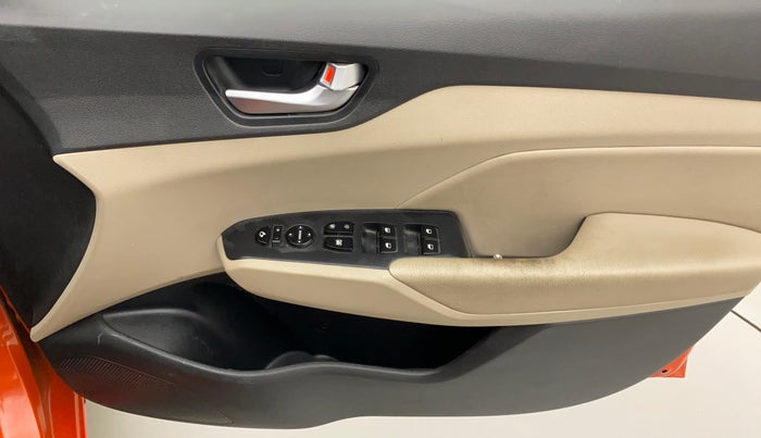 2017 Hyundai Verna 1.6 VTVT SX (O) AT, Petrol, Automatic, 70,844 km, Driver Side Door Panels Control