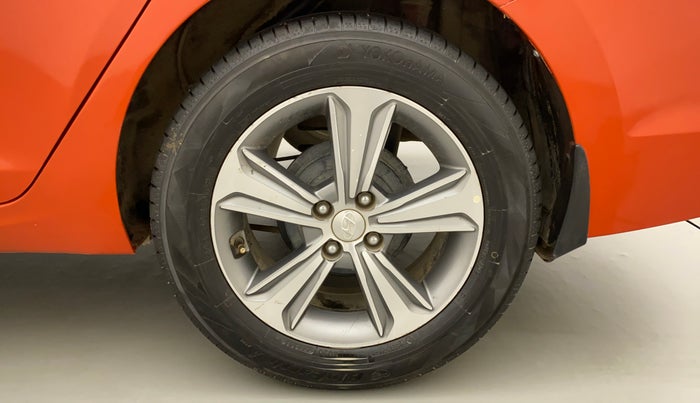 2017 Hyundai Verna 1.6 VTVT SX (O) AT, Petrol, Automatic, 71,002 km, Left Rear Wheel