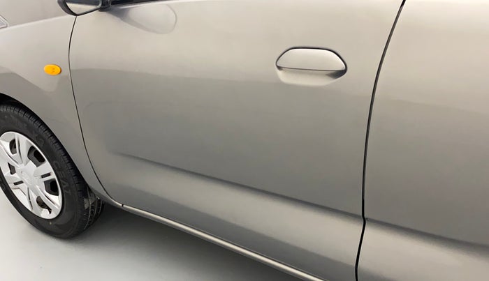 2018 Datsun Redi Go T (O), Petrol, Manual, 56,665 km, Front passenger door - Slightly dented