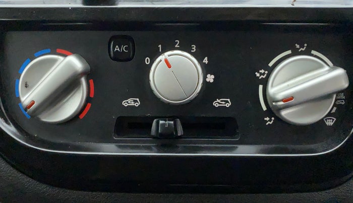 2018 Datsun Redi Go T (O), Petrol, Manual, 56,665 km, AC Unit - Directional switch has minor damage