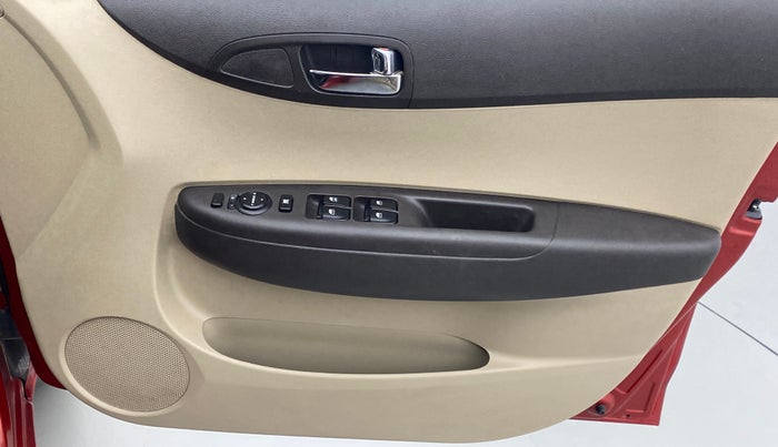 2012 Hyundai i20 MAGNA O 1.2, Petrol, Manual, 42,338 km, Driver Side Door Panels Control