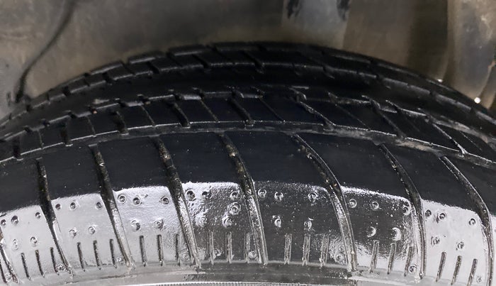 2015 Maruti Celerio ZXI OPT, Petrol, Manual, 75,601 km, Left Rear Tyre Tread