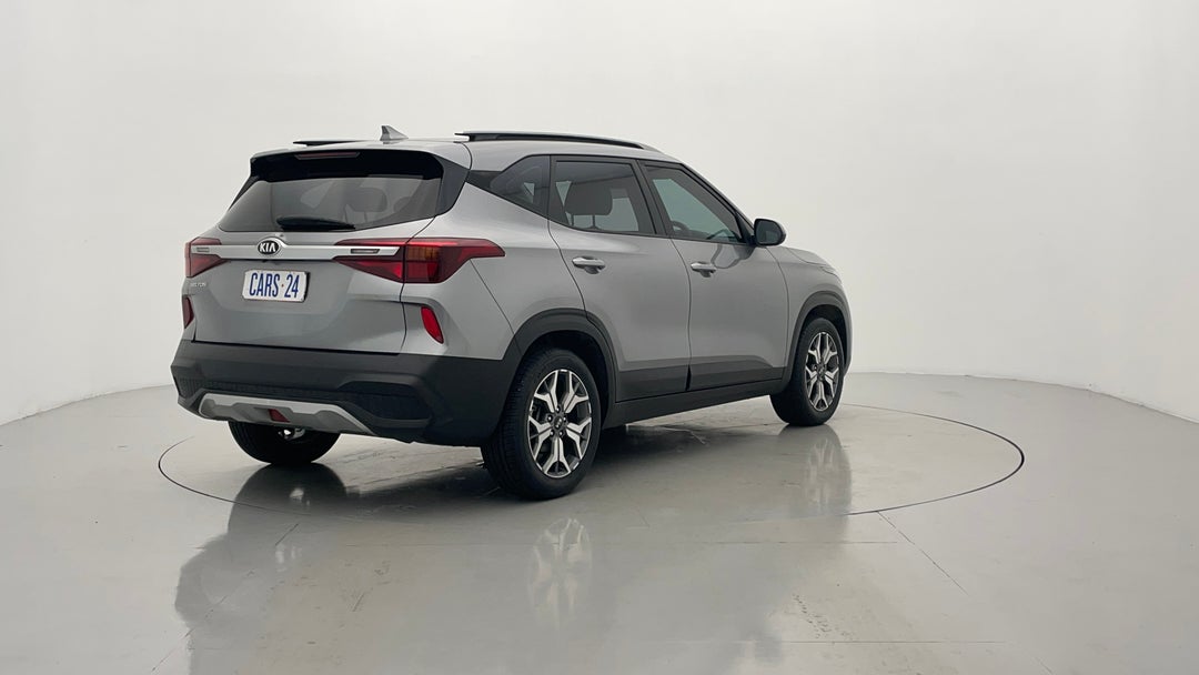 Right Back Diagonal (45- Degree) View