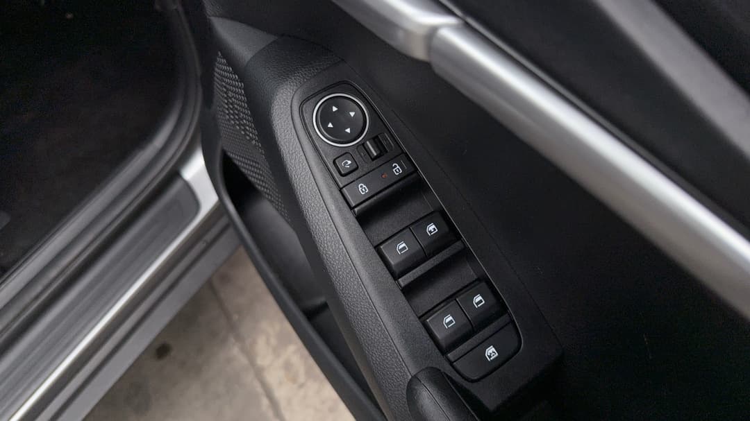 2024 Kia Seltos S (FWD), Automatic, 15497 km, Drivers Side Door Panel Controls