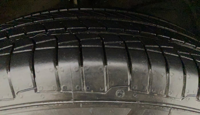 2017 Maruti Dzire VXI, Petrol, Manual, 86,573 km, Right Front Tyre Tread