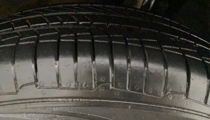 2017 Maruti Dzire VXI, Petrol, Manual, 86,573 km, Right Rear Tyre Tread