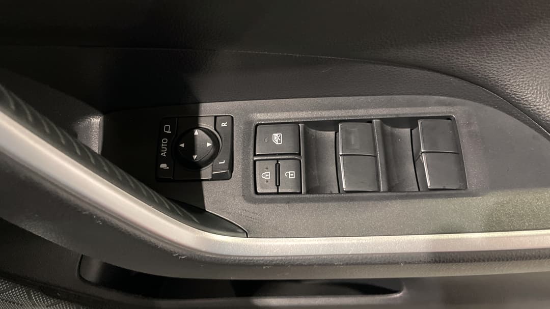 2021 Toyota RAV4 Cruiser (AWD) Hybrid, Automatic, 79036 km, Drivers Side Door Panel Controls