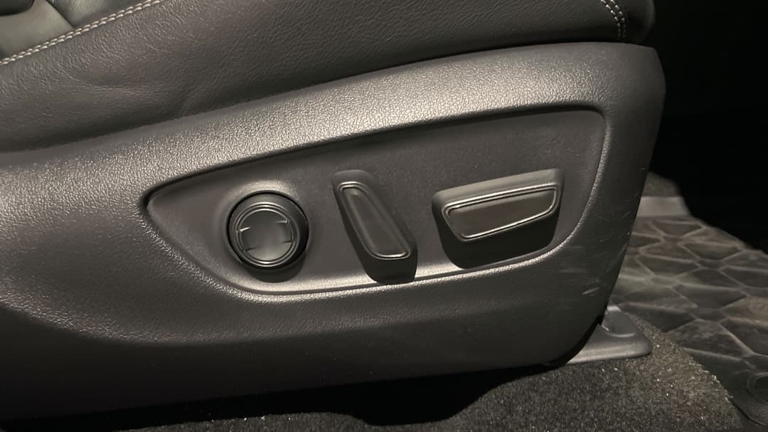 2021 Toyota RAV4 Cruiser (AWD) Hybrid, Automatic, 79036 km, Drivers Side Adjustment Panel