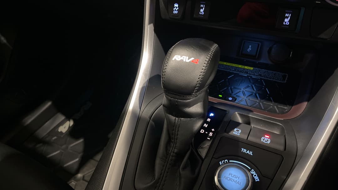 2021 Toyota RAV4 Cruiser (AWD) Hybrid, Automatic, 79036 km, Gear Lever 
