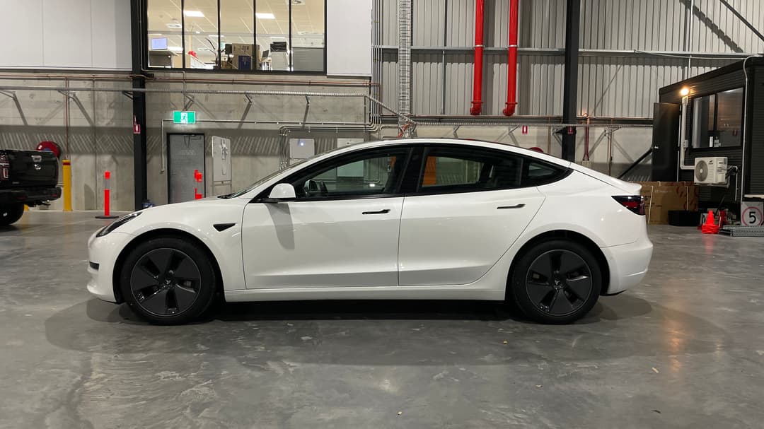 2023 Tesla Model 3 Rear-wheel Drive, Automatic, 50093 km, Left Side View