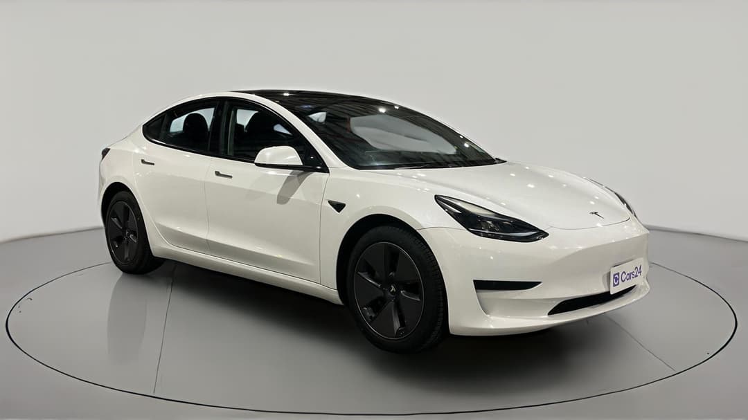 2023 Tesla Model 3 Rear-wheel Drive, Automatic, 50093 km, Right Front Diagonal (45- Degree) View