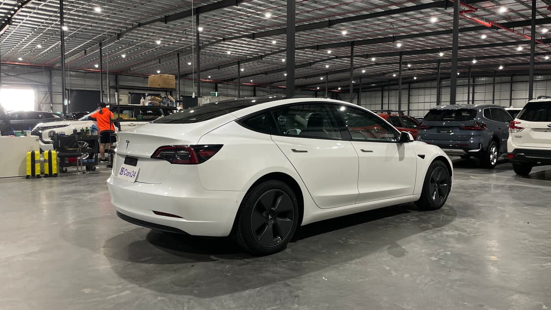 2023 Tesla Model 3 Rear-wheel Drive, Automatic, 50093 km, Right Back Diagonal (45- Degree) View