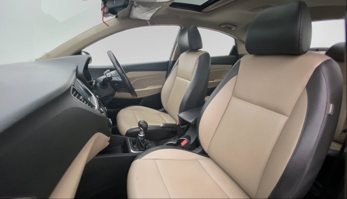 2017 Hyundai Verna 1.6 SX (O) CRDI MT, Diesel, Manual, 45,734 km, Right Side Front Door Cabin View