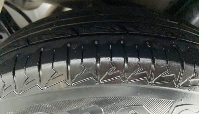 2014 Hyundai Grand i10 ASTA 1.1 CRDI, Diesel, Manual, 55,167 km, Left Rear Tyre Tread