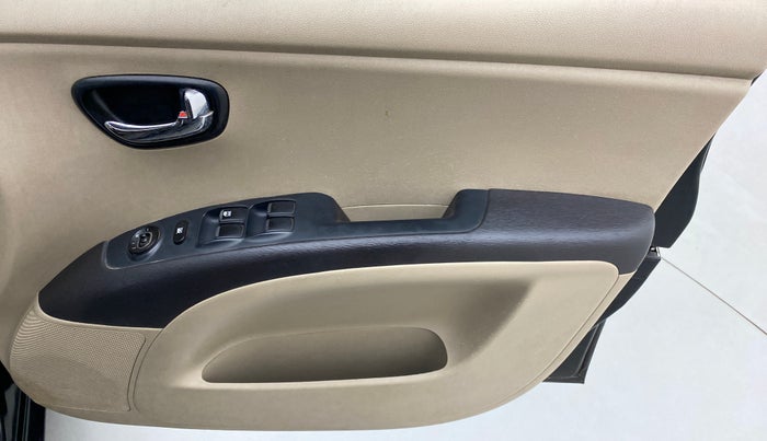 2011 Hyundai i10 MAGNA 1.2 KAPPA2, Petrol, Manual, 61,477 km, Driver Side Door Panels Control