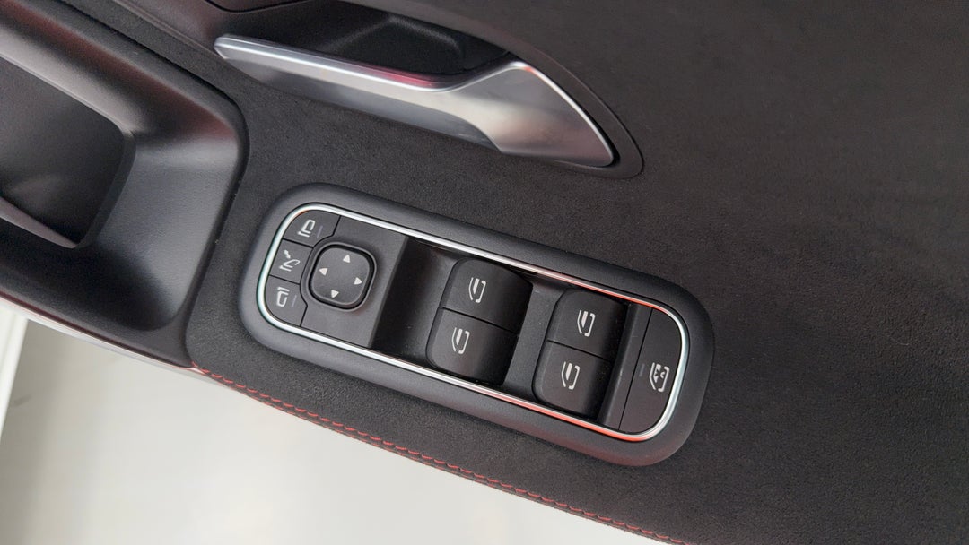 2021 Mercedes-benz A180 A180, Automatic, 25368 km, Drivers Side Door Panel Controls