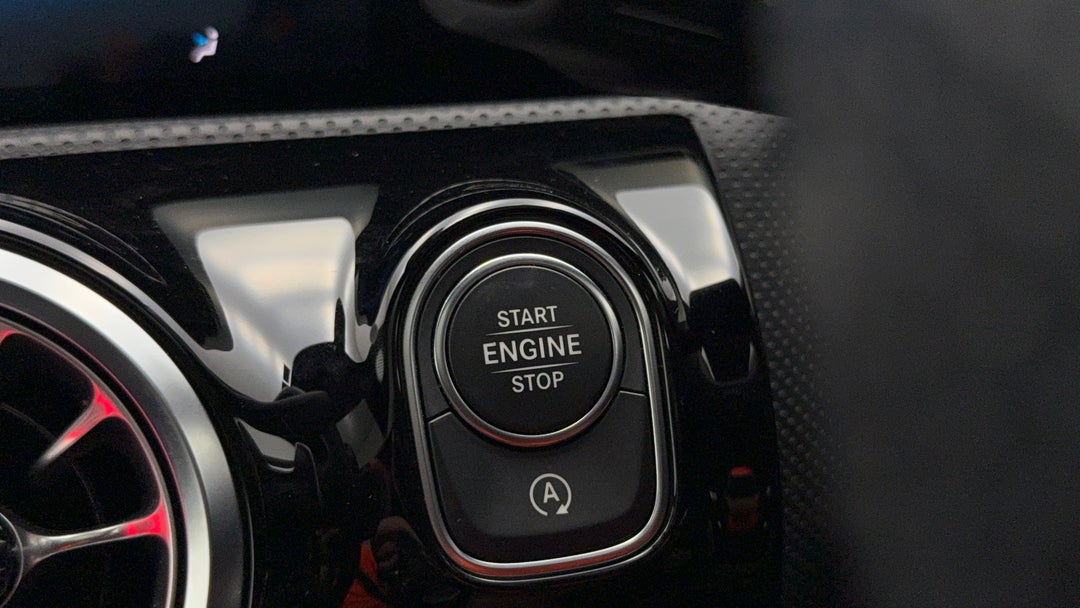 2021 Mercedes-benz A180 A180, Automatic, 25368 km, Keyless / Button Start