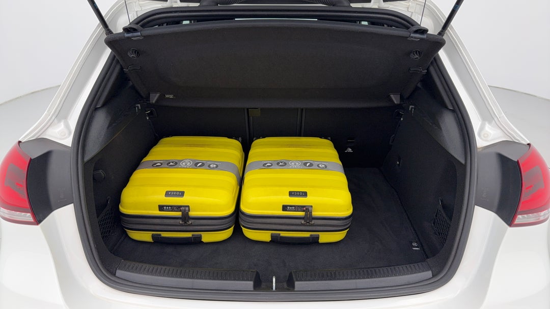 2021 Mercedes-benz A180 A180, Automatic, 25368 km, Boot Inside View with Luggage