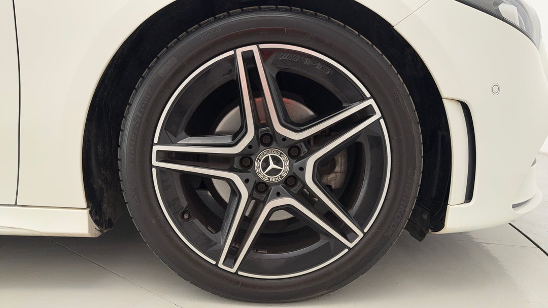 2021 Mercedes-benz A180 A180, Automatic, 25368 km, Right Front Wheel