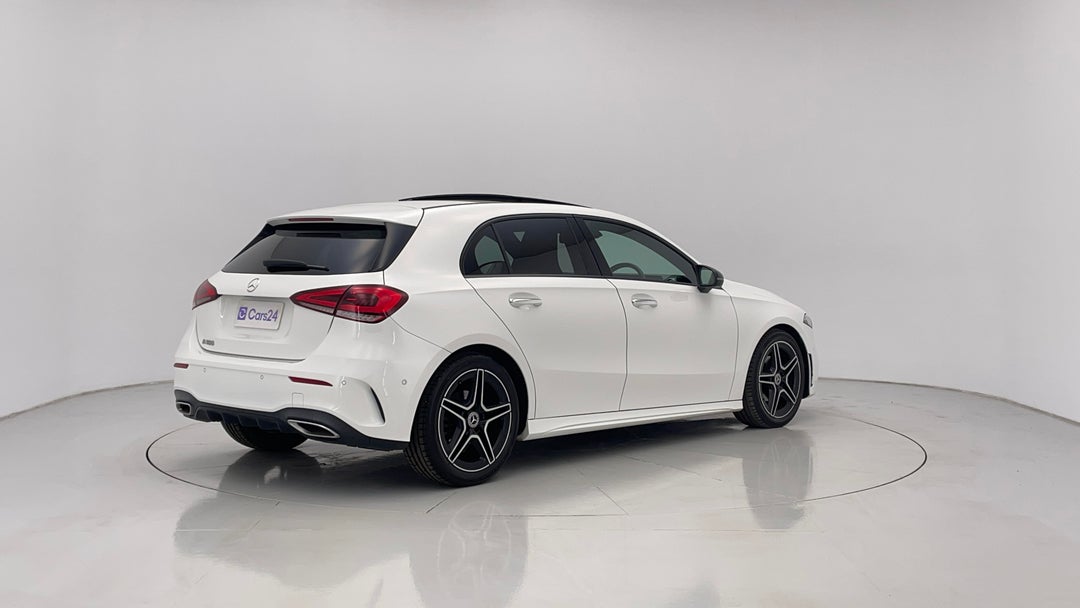 2021 Mercedes-benz A180 A180, Automatic, 25368 km, Right Back Diagonal (45- Degree) View
