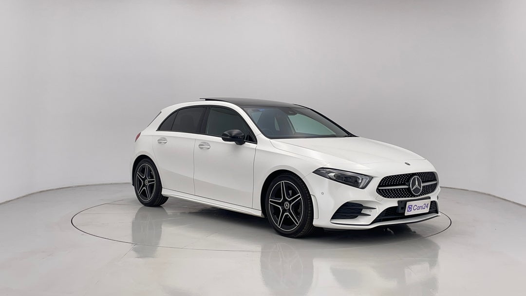 2021 Mercedes-benz A180 A180, Automatic, 25368 km, Right Front Diagonal (45- Degree) View