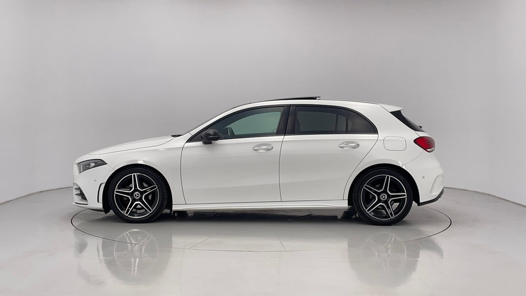 2021 Mercedes-benz A180 A180, Automatic, 25368 km, Left Side View