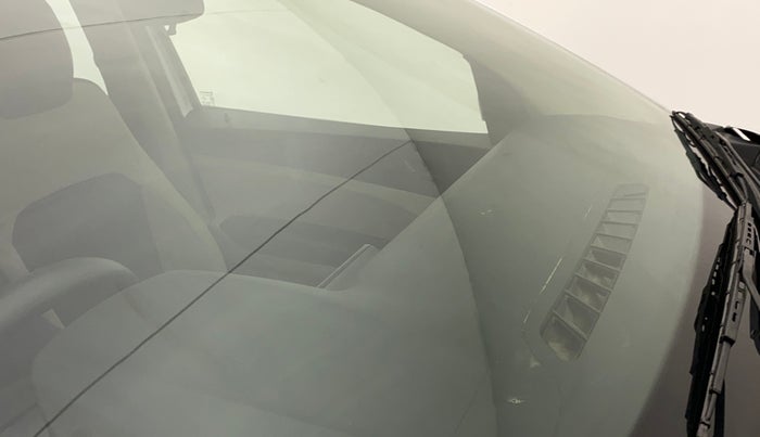 2021 Renault TRIBER RXT, Petrol, Manual, 60,402 km, Front windshield - Minor spot on windshield